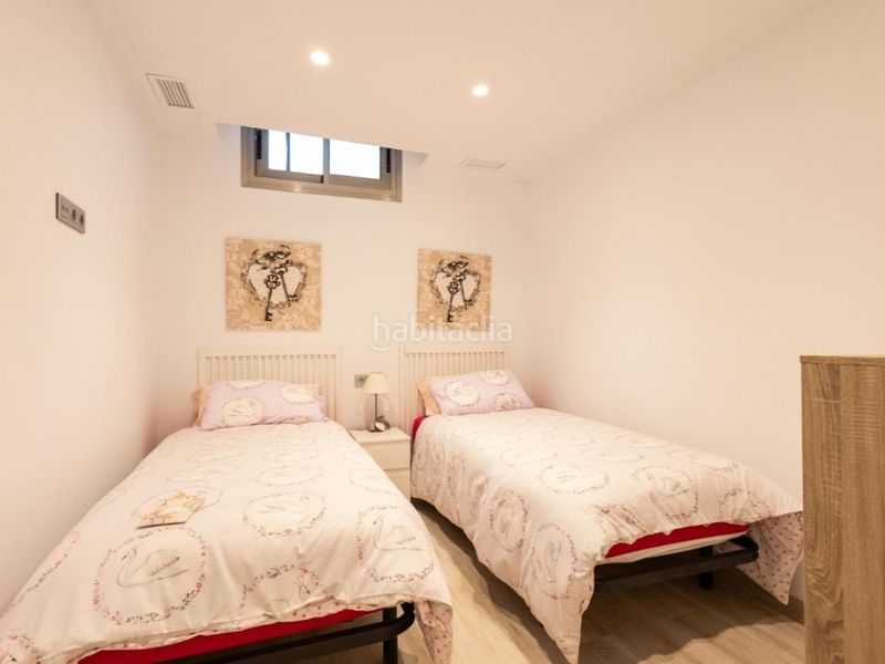 Foto bde0a0b9-eedc-4649-918c-f60ab3256b9f. Casa amb piscina a Los Almendros Orihuela
