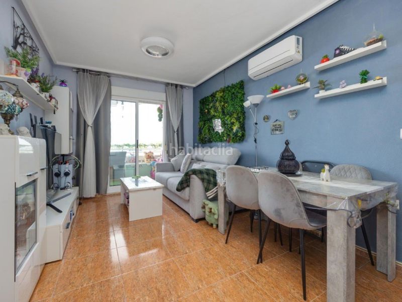 Foto 2ef0dd98-4bab-48ae-b7da-f69477955360. Apartament amb piscina a Parque Acuático - Sector 25 Torrevieja