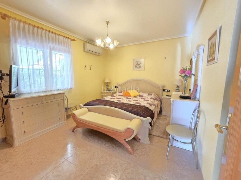 Foto 29fe3740-47dd-4994-8acc-42e8941c7f4d. Casa amb piscina a Playa Flamenca Orihuela