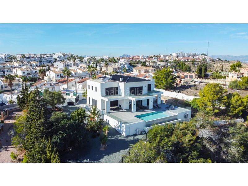 Foto cf1c8083-b86e-4fea-987d-318e673aa66e. Casa amb calefacció aparcament piscina a Rojales