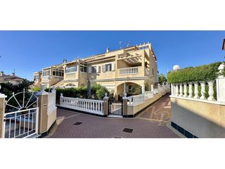 Casa adossada  Calle abeto. Dúplex orientado al sur con solárium en zeniamar v