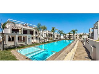 Apartment  Calle pego. Apartamento listo para llave en la planta baja en los los balcon