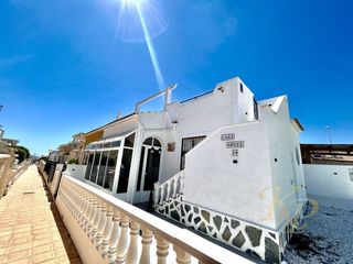 Casa adossada  Calle trepadora. Bungalow impecable con vistas al mar y solárium privado