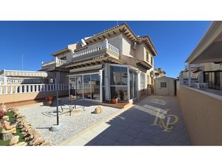 Casa  Calle cantabrico. Encantadora casa orientada al sur en orihuela costa