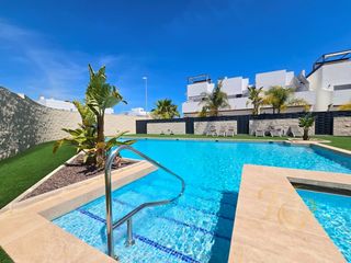 Maison jumelée  Avenida zamora. Vivienda moderna en comunidad cerrada en ciudad quesada