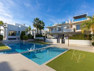 Casa adossada  Avenida almeria de. Dúplex elegante orientado al sur con solárium y jacuzzi en ciuda