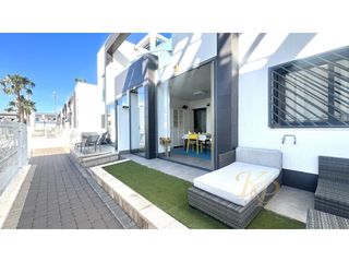 Apartament  Calle granate. Apartamento moderno en la zenia con piscina y aparcamiento