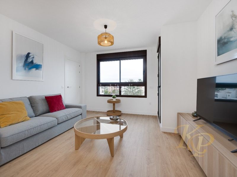 Foto 49dce521-6c71-4bc3-a450-bf13b4c47034. Apartamento oportunidad única! ático con parking, trastero y piscina en Orihuela