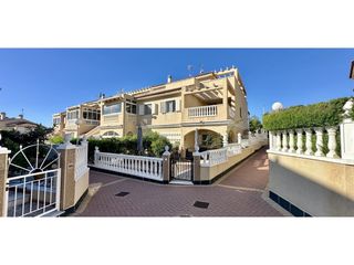 Duplex  Calle abeto. Dúplex orientado al sur con solárium en zeniamar v