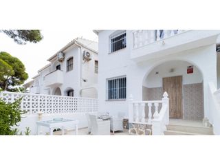 Casa  Calle colon. Adosado totalmente renovado en la ubicación privilegiada de la z