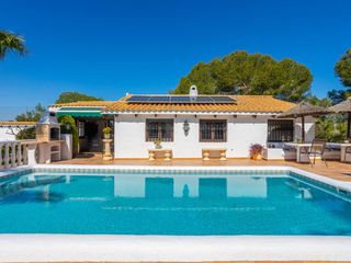 Casa  Calle de olite. Villa con gran parcela en lomas de cabo roig