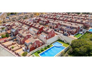 Casa  Calle guadalquivir. Villa 3 habitaciones venta orihuela