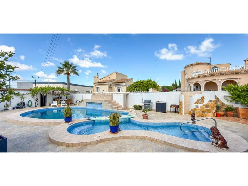 Foto ab723e19-c4c7-49b9-b05c-c09904a726ea. Casa a Rojales