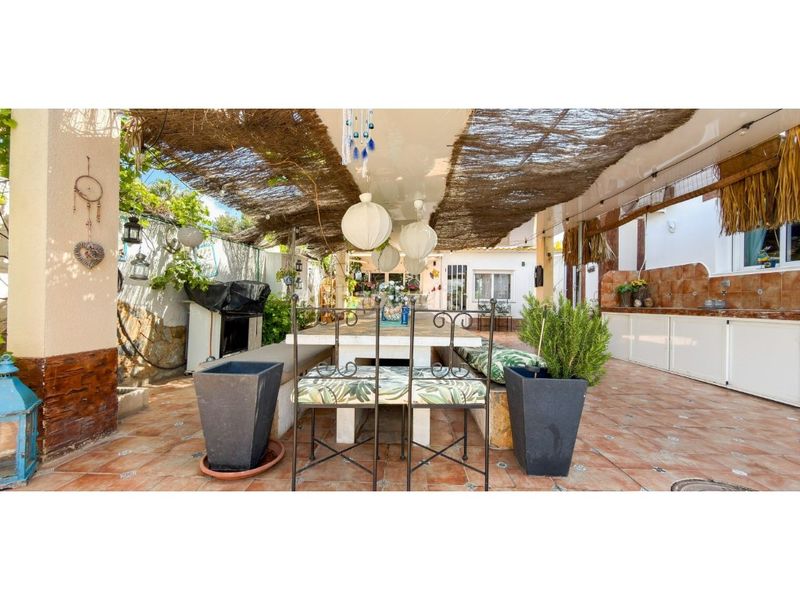 Foto f00bd2fe-62bd-4277-bf70-70dfae1fcf7b. Casa a Rojales