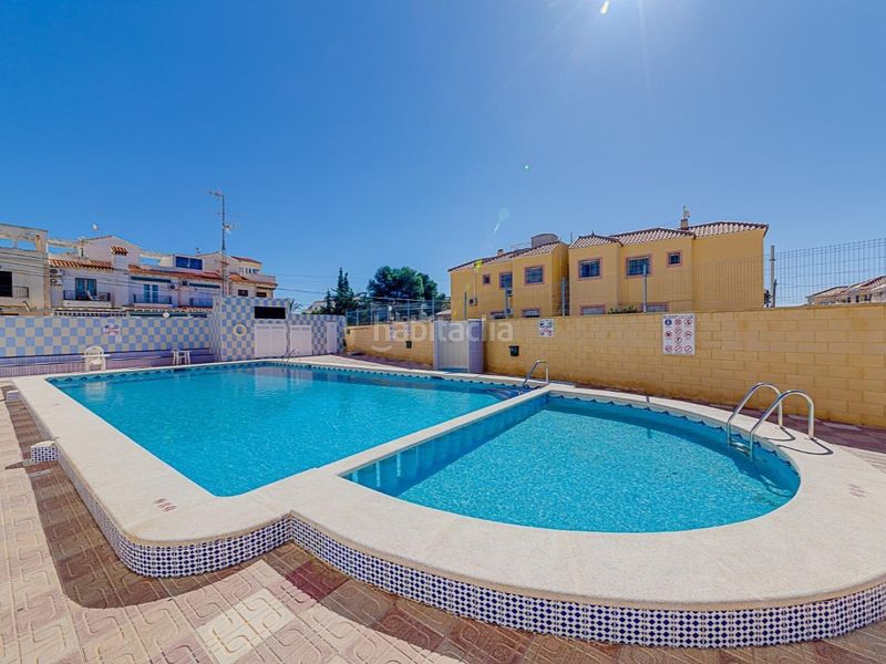Foto 6949516c-673f-4139-aff0-4b982366d9d7. Casa amb piscina a Zona Carrefour - Urbanizaciones Torrevieja