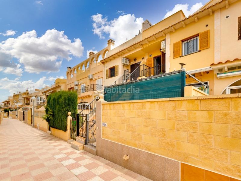 Foto e318a3d8-6dcc-40fd-a9bc-1ecf48035494. Casa amb piscina a Zona Carrefour - Urbanizaciones Torrevieja