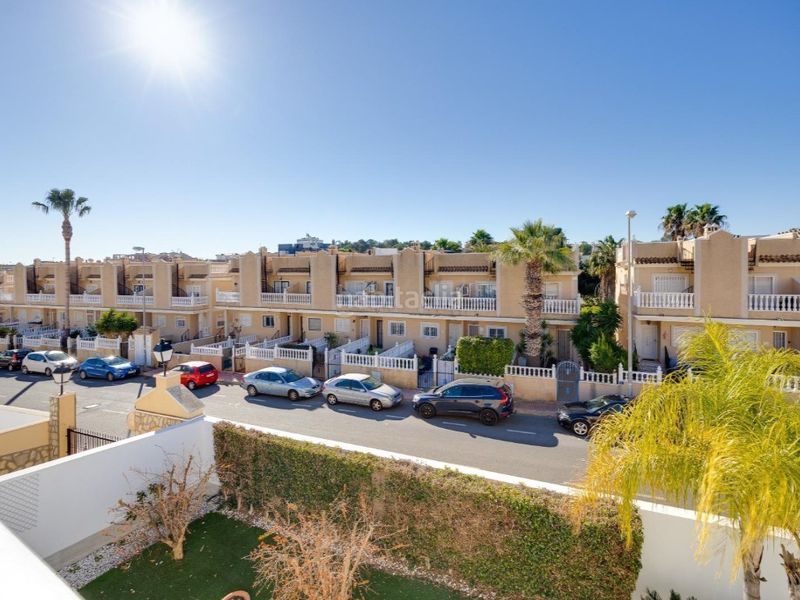Foto 0970b27b-3b83-4145-b323-01fa94734ea8. Casa amb piscina a Villamartín-Las Filipinas Orihuela
