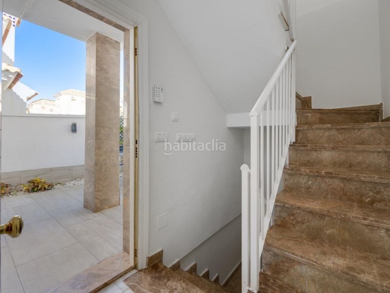 Foto 59a63f30-b188-4835-a9f3-c6b7b2f14dd3. Casa amb piscina a Villamartín-Las Filipinas Orihuela