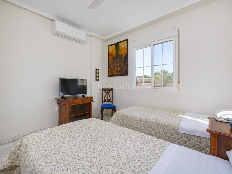 Foto 7785aa02-ba64-443c-b6e6-ae1f18d87050. Casa amb piscina a Villamartín-Las Filipinas Orihuela