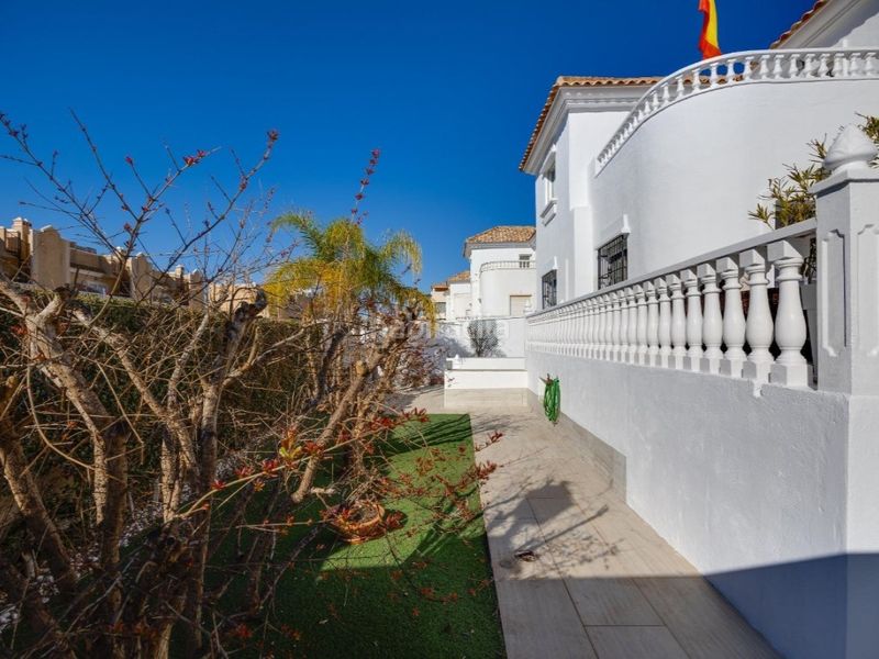 Foto bfffed89-03f0-40be-a847-e72ac9fb5411. Casa amb piscina a Villamartín-Las Filipinas Orihuela