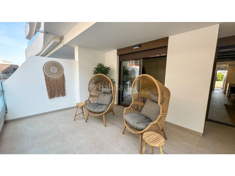 Foto b694c619-9708-4654-bbf9-26ed899bd81b. Apartament amb piscina a Playa Flamenca Orihuela