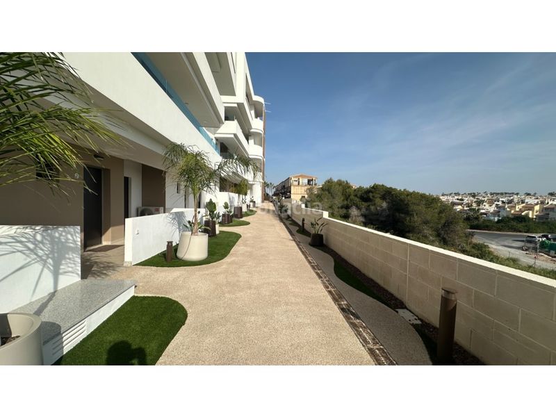 Foto f764f0aa-5c0d-42ad-80ac-2de5c7cc9e54. Apartament amb piscina a Playa Flamenca Orihuela