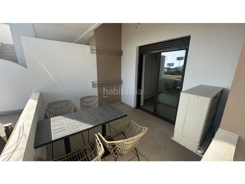 Foto fc93ba75-9e5b-43e6-88c8-fc40027fe46a. Apartament amb piscina a Playa Flamenca Orihuela