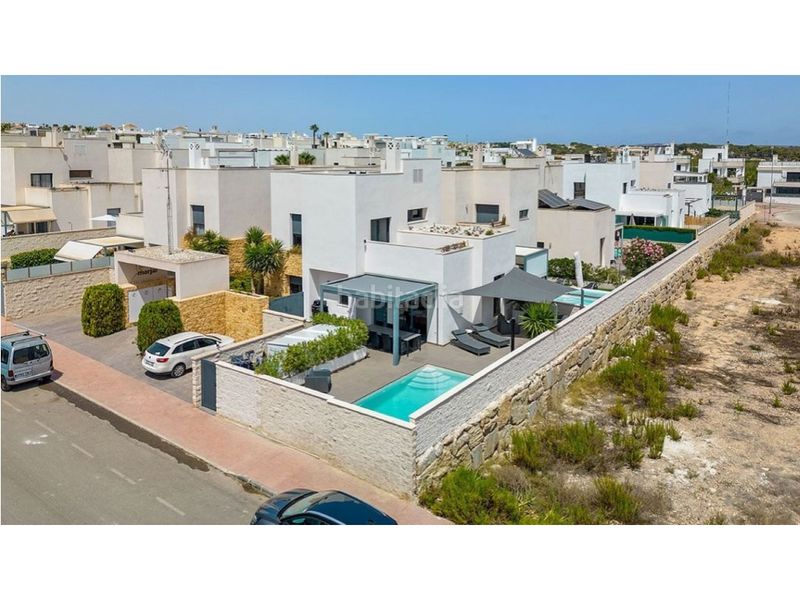 Foto 275def52-d9ca-4304-a604-51288f6ef8e9. Casa amb piscina a Rojales