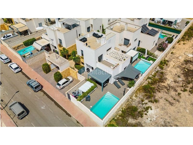 Foto 6ffb813d-a61b-49d0-b09b-89b9360b18dd. Casa amb piscina a Rojales