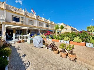Maison jumelée  Calle republica dominicana. Encantadora casa adosada en las filipinas, orihuela costa