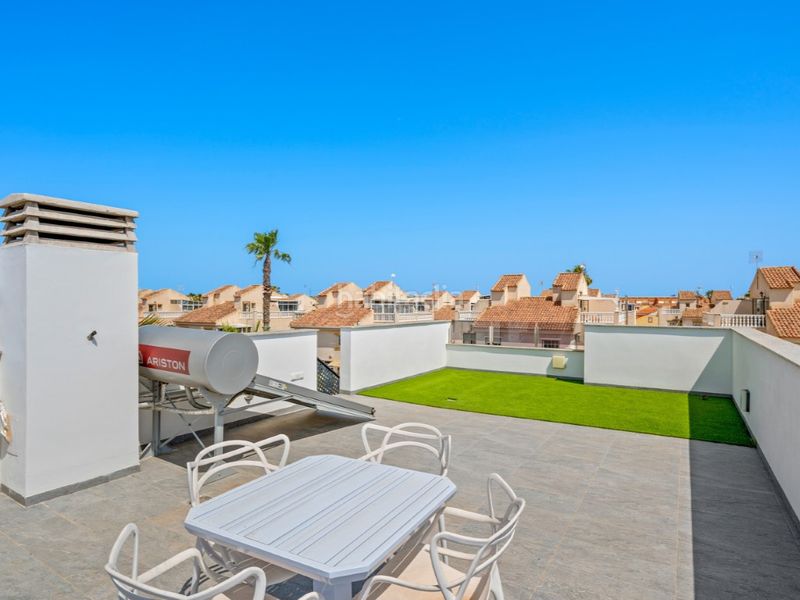Foto cb711812-4a1d-40c0-bccf-883164a0f948. Casa amb piscina a Zona Carrefour - Urbanizaciones Torrevieja