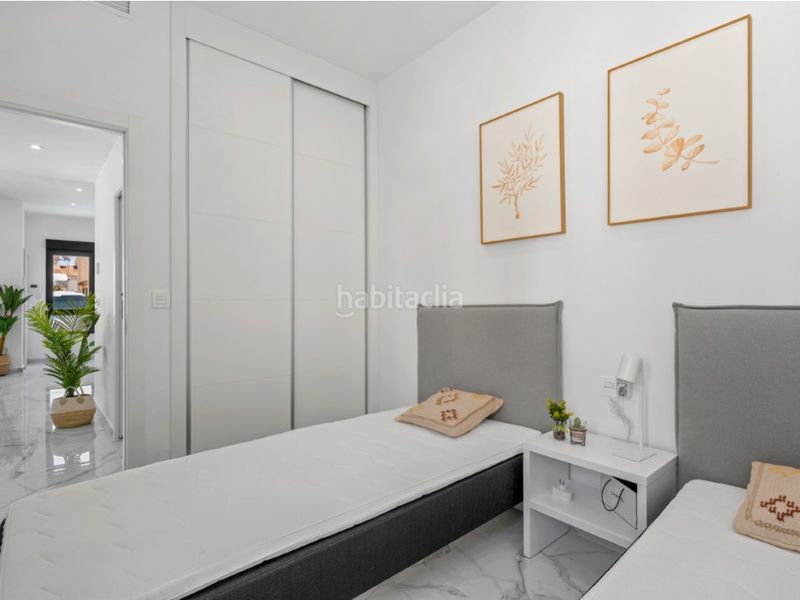 Foto ef884256-a25a-4936-afa1-894e8e310ba4. Casa amb piscina a Zona Carrefour - Urbanizaciones Torrevieja