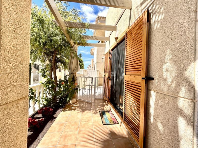 Foto 5b435aca-0477-4c1a-824e-116a496b8a77. Casa a Playa Flamenca Orihuela