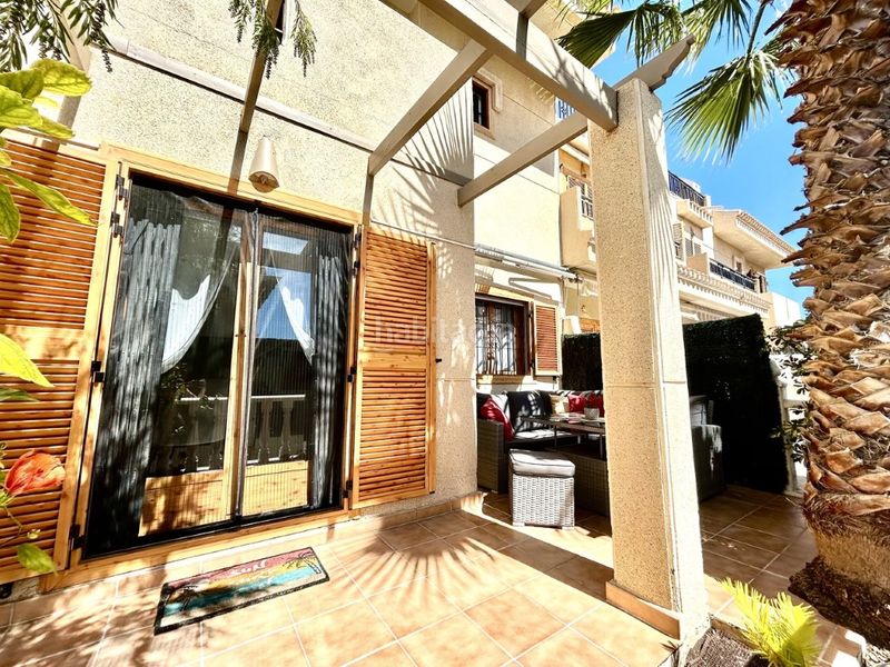 Foto af8b1705-eee0-4625-bcd3-7b9fb7a6985e. Casa a Playa Flamenca Orihuela