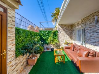 Casa  Calle santa petra. Encantadora casa adosada con solárium privado en nueva torreviej