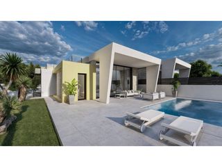 House in Los Balcones-Los Altos. Chalets de obra nueva de una planta con piscina privada en torre