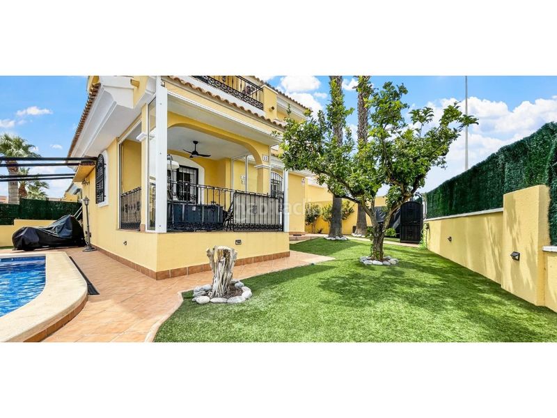 Foto b6ac6b67-66f3-4c5e-9a8e-15052e3c048a. Casa amb aparcament piscina a Lomas de Cabo Roig - Los Dolses Orihuela