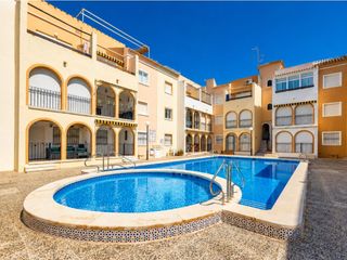 Casa a La Veleta. Encantador bungalow en planta baja a 250 metros de la playa de l