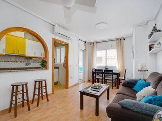 Apartament a Parque de las Naciones. Acogedor apartamento a 500 metros del mar en torrevieja