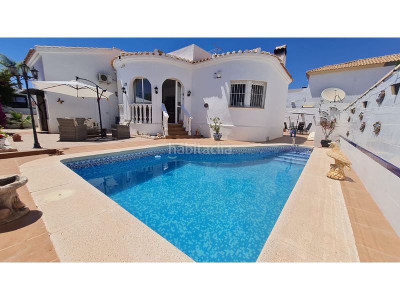 Foto bc20b937-2015-4901-be14-d49eee6fc020. Casa amb piscina a La Florida Orihuela