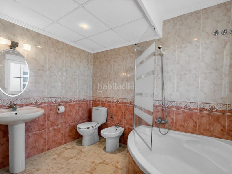 Foto 51325270-6b66-4882-98b6-dde752e6e9b4. Casa amb piscina a La Zenia Orihuela
