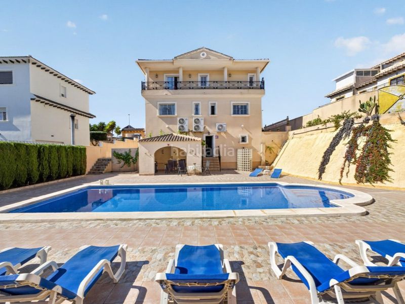 Foto 60d7aa94-a1ed-42c3-948d-babd62860e96. Casa amb piscina a La Zenia Orihuela