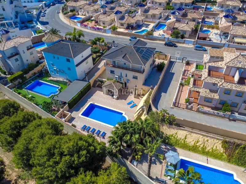 Foto 8c294db2-53e5-4306-8d3f-380dabe043d3. Casa amb piscina a La Zenia Orihuela