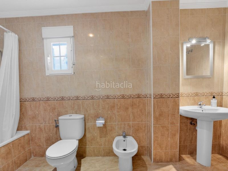 Foto a4c2b839-f9dd-4e1d-a8d9-eaba33b7bb5d. Casa amb piscina a La Zenia Orihuela