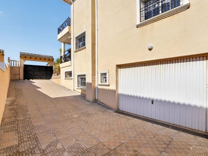 Foto af600c15-90bd-41d8-aa4e-7d25848e0ab0. Casa amb piscina a La Zenia Orihuela