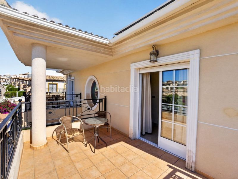 Foto ba8c6cd6-1c36-4b9c-95b2-4bcce0e240b8. Casa amb piscina a La Zenia Orihuela