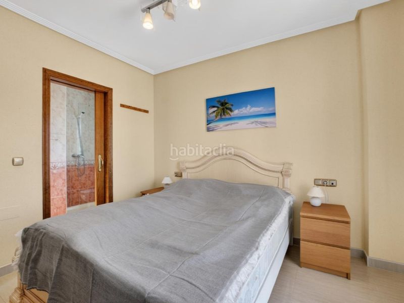 Foto f4e728fa-63f9-4026-96a5-b004185f86f1. Casa amb piscina a La Zenia Orihuela
