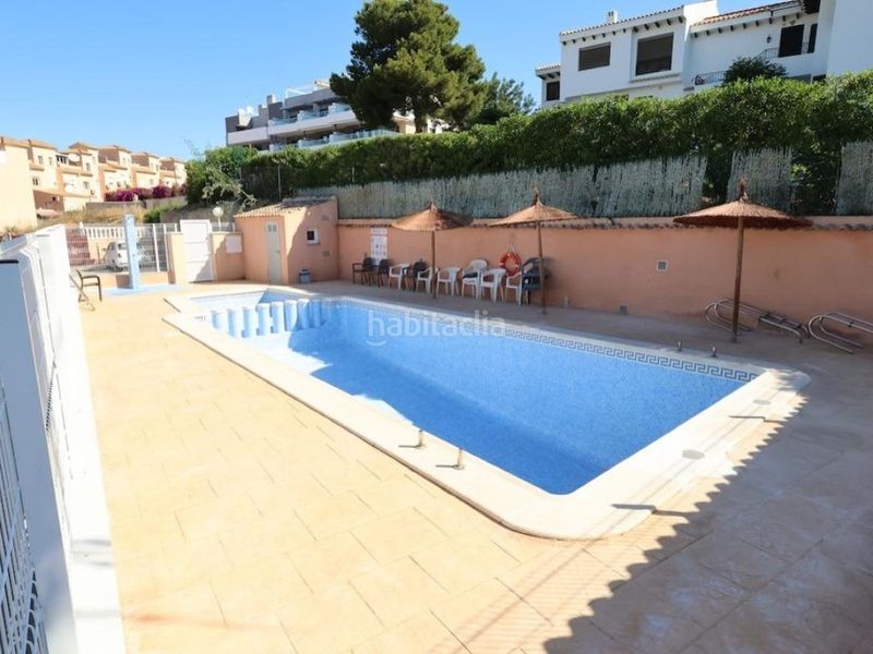 Foto cdc43464-294b-4a3d-a58d-8170ceb132db. Dúplex amb piscina a La Zenia Orihuela