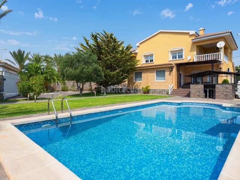 Foto 29e4a2ff-92ba-4792-9f52-ed6fd6c54680. Casa amb aparcament piscina a Cabo Roig Orihuela