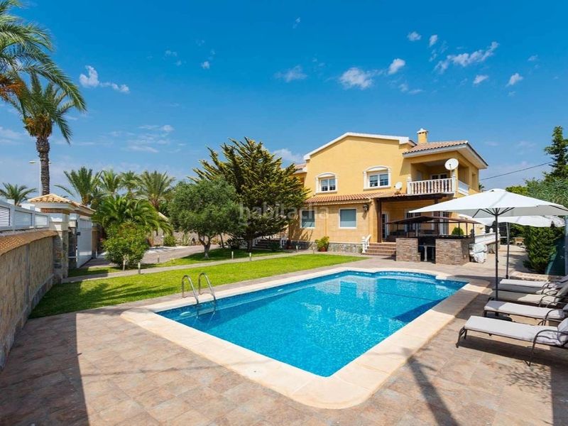 Foto 94f71743-befe-4172-a030-b92457537edd. Casa amb aparcament piscina a Cabo Roig Orihuela